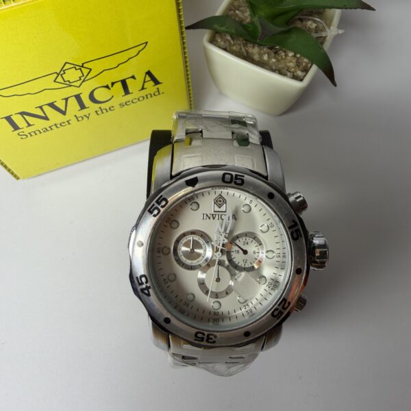Invicta subaqua